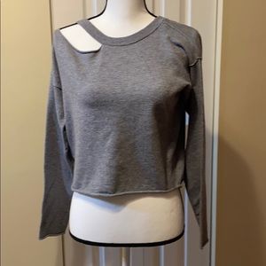 ❤️Garbage cropped cold shoulder sweater - XS EUC